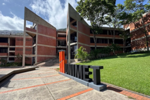 Campus de la UNIMET se transforma en centro de asistencia y voluntariado tras sismos